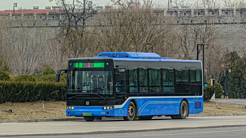 经纬交织街巷，纯电引领未来（7088）